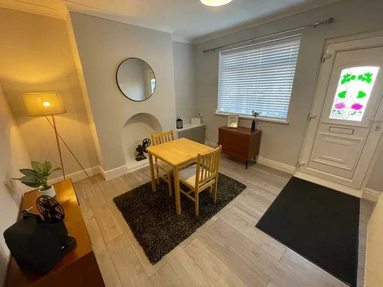 Homely 2 Bed Terraced House // Aug 2026 - Image 12